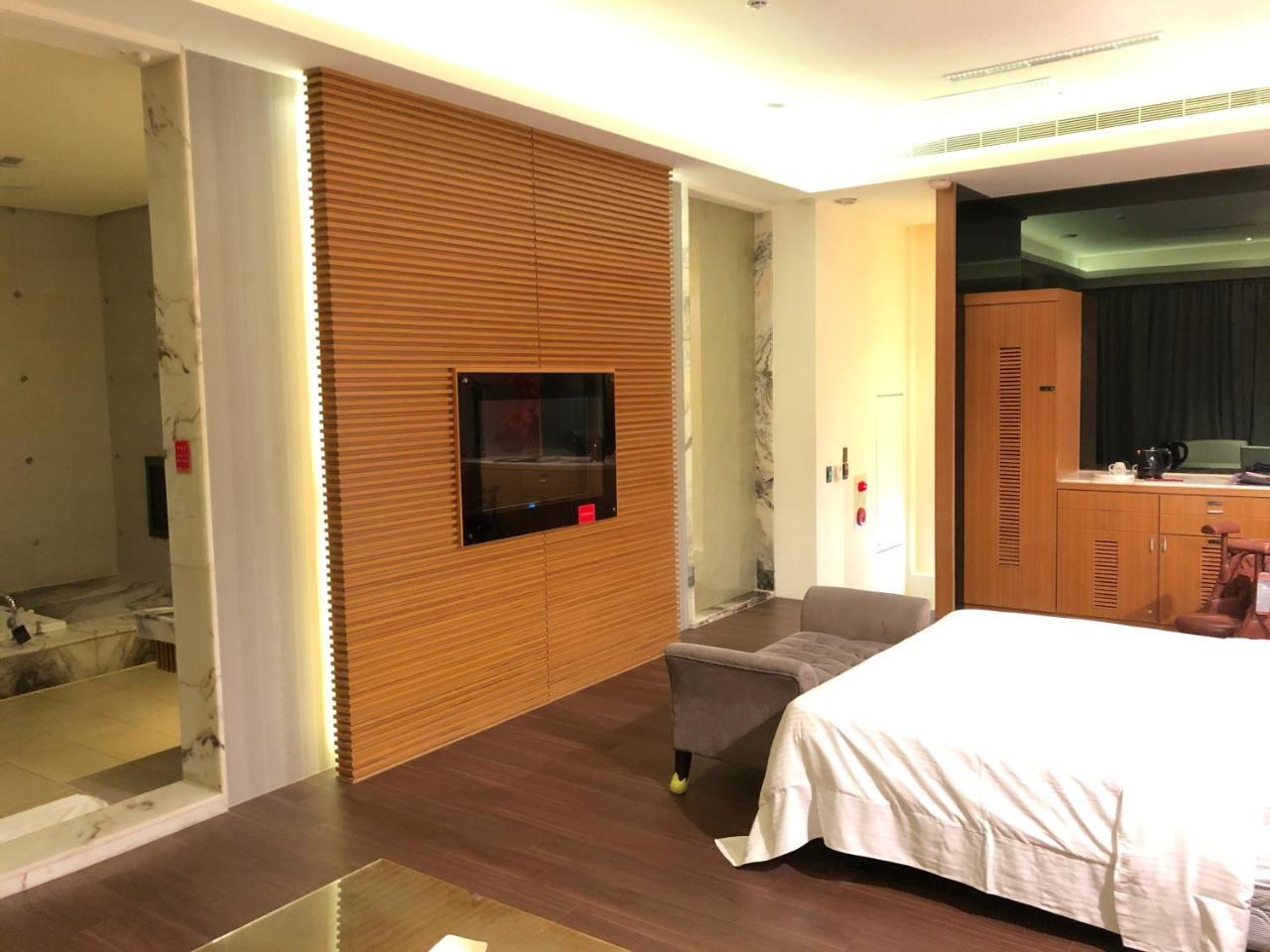 Idee Spa Motel Yangmei Екстериор снимка