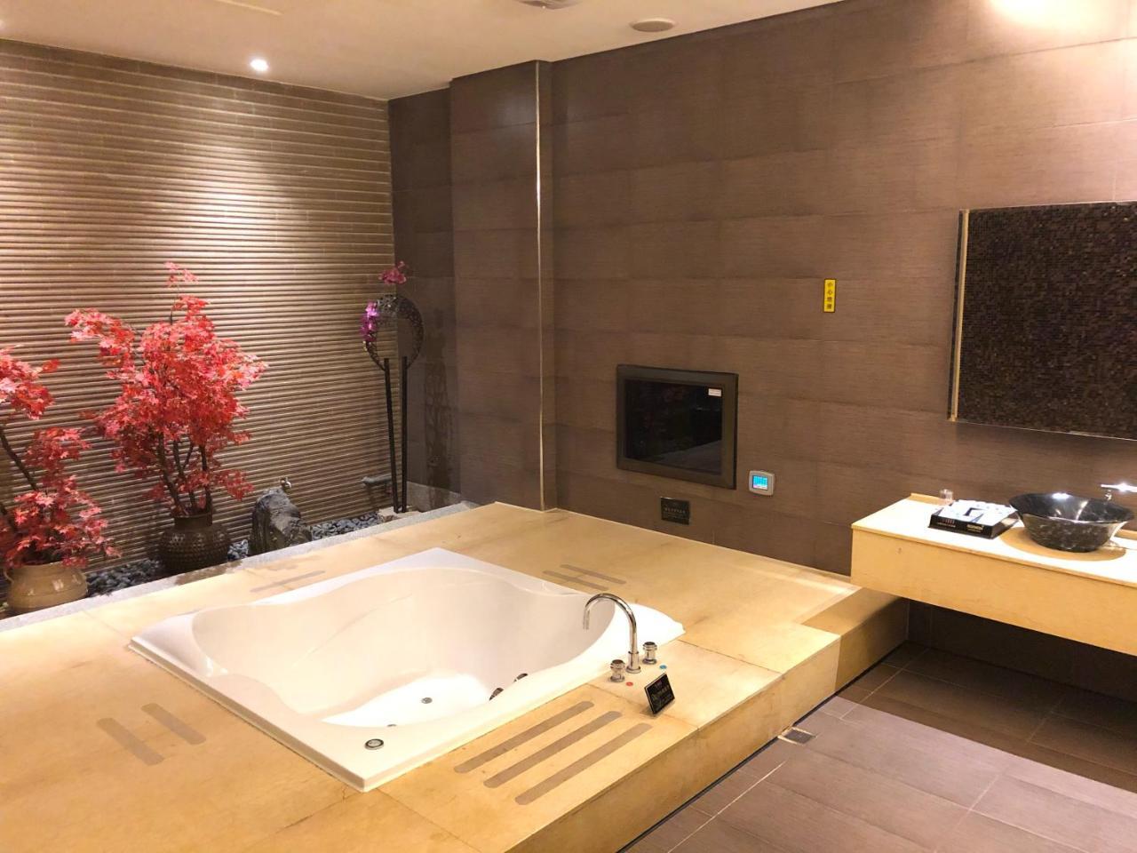 Idee Spa Motel Yangmei Екстериор снимка