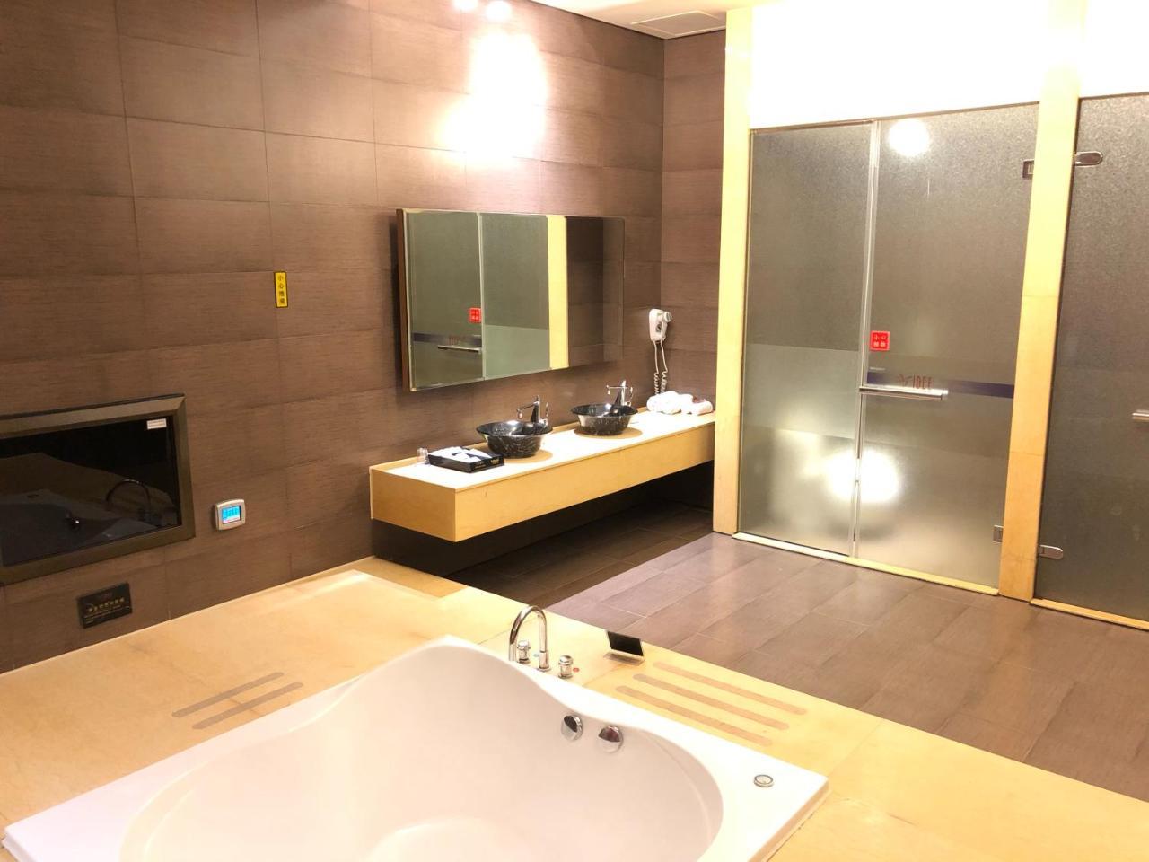 Idee Spa Motel Yangmei Екстериор снимка