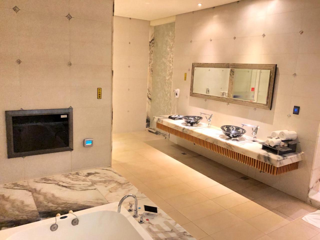Idee Spa Motel Yangmei Екстериор снимка