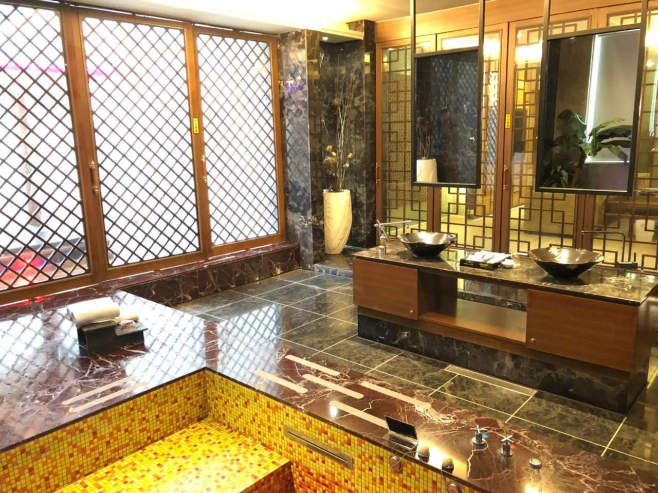 Idee Spa Motel Yangmei Екстериор снимка